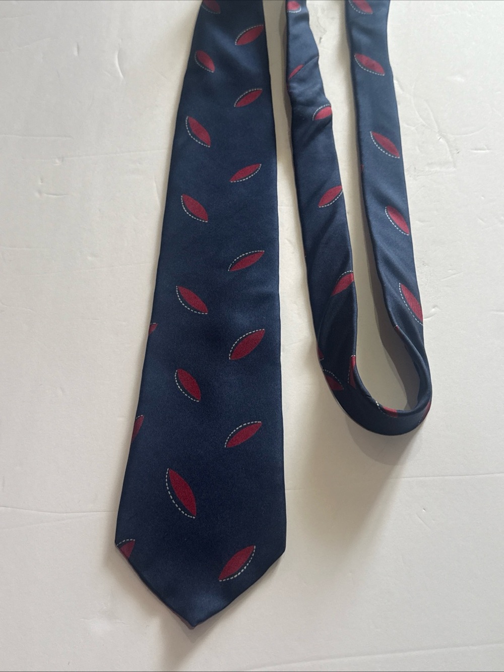 Fendi Navy Silk Tie with Red Leaf Motif - Picture 3 of 5
